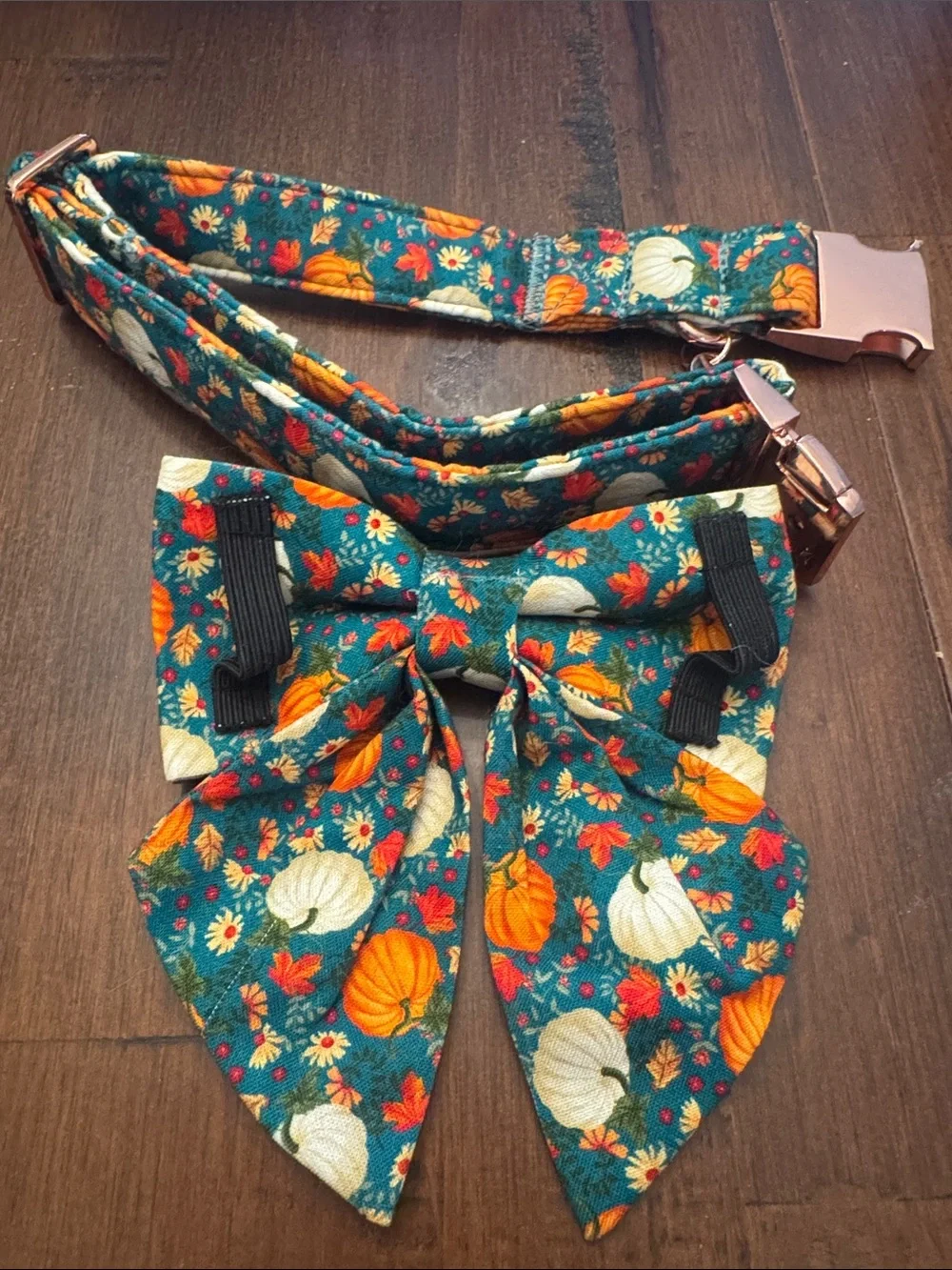 Brand New Dogwood Fall Dog Collar - teal with pumpkins and removable bow tie